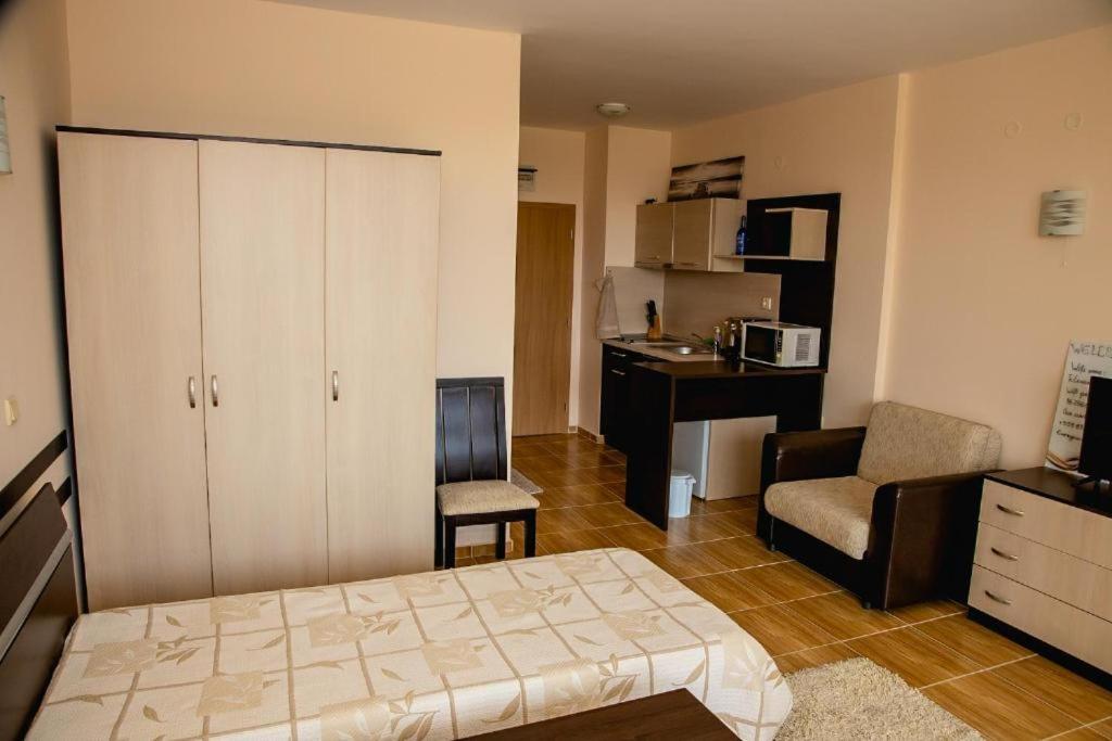 Bright Studio With Parking & Pool Светий Влас Екстер'єр фото